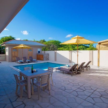 Lovely Caribbean Family Villa With Private Pool Willemstad Exteriör bild