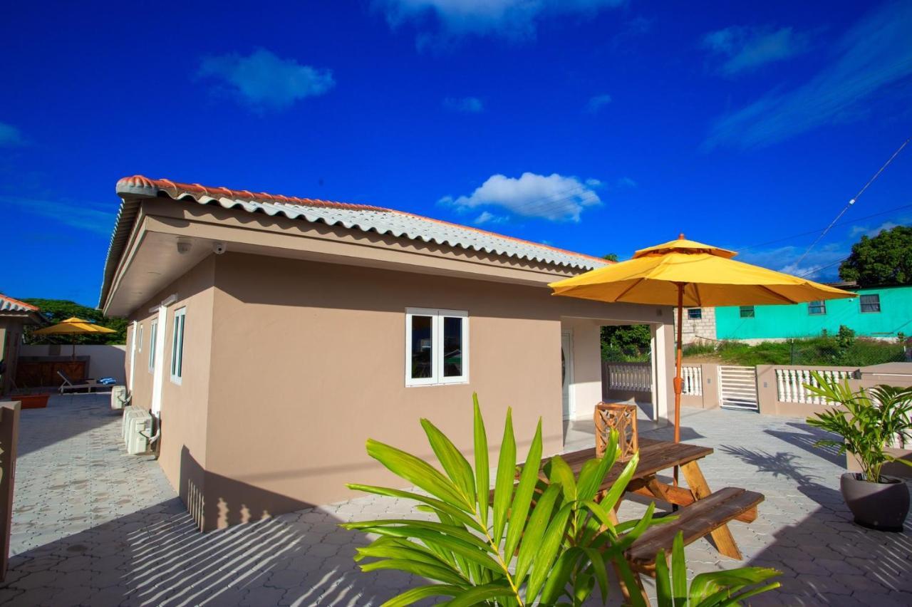 Lovely Caribbean Family Villa With Private Pool Willemstad Exteriör bild
