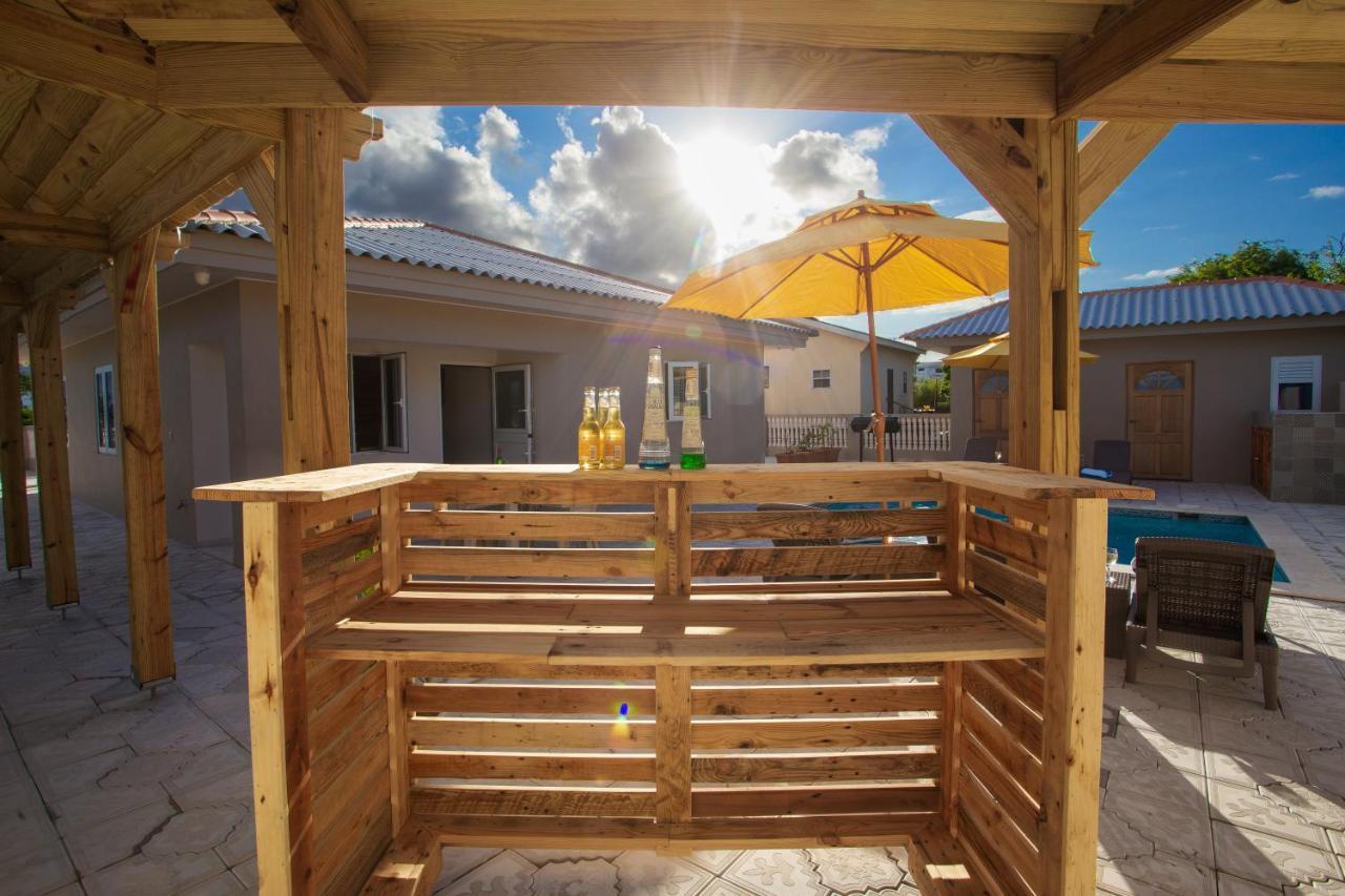 Lovely Caribbean Family Villa With Private Pool Willemstad Exteriör bild
