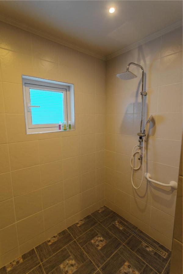 Lovely Caribbean Family Villa With Private Pool Willemstad Exteriör bild