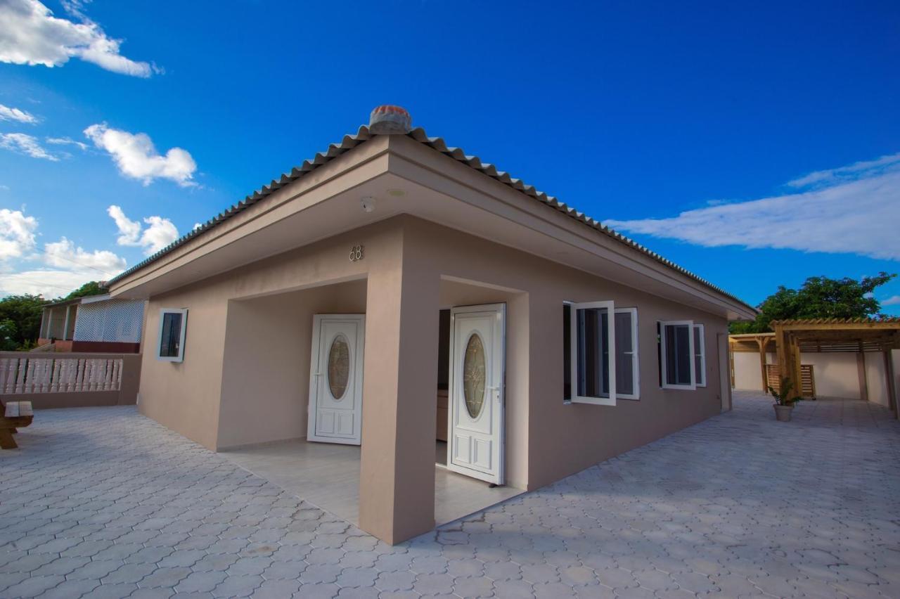 Lovely Caribbean Family Villa With Private Pool Willemstad Exteriör bild
