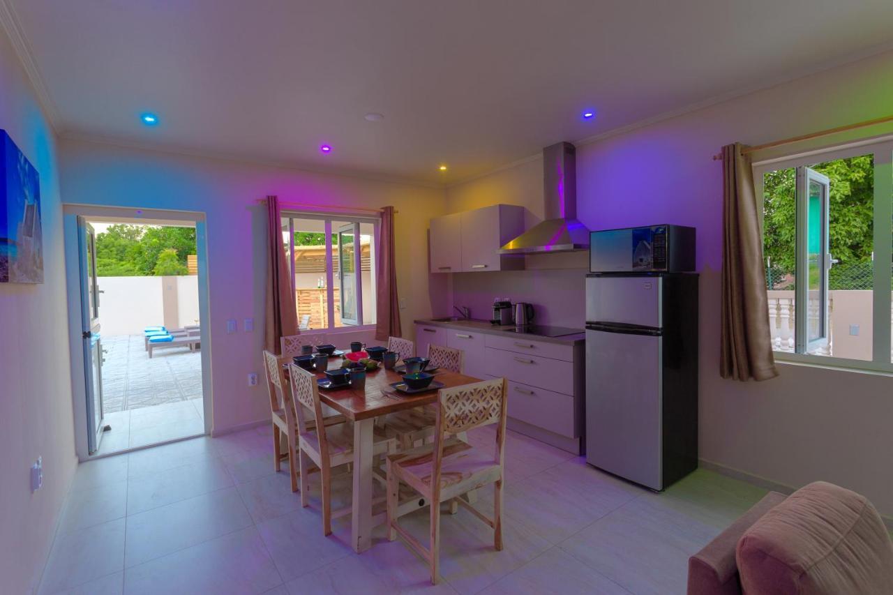 Lovely Caribbean Family Villa With Private Pool Willemstad Exteriör bild